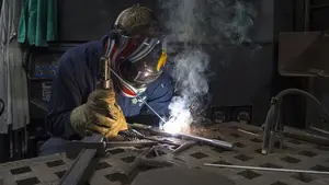 Un sindicato alerta de que el tejido productivo de Navarra "está cogido con alfileres" y pide una nueva política