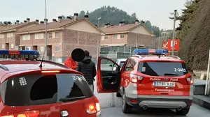 Coge cita en el juzgado tras colisionar con dos coches aparcados mientras conducía borracho en Estella