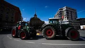 Agricultores y ganaderos navarros se ofrecen a desinfectar espacios públicos con su maquinaria