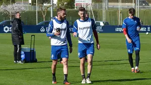 Oier Sanjurjo tampoco participa en la sesi&oacute;n matinal a 48 horas de recibir al Granada CF en El Sadar