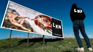 'La creación de Jagoba', el mural de un artista anónimo que recrea en Pamplona el "milagro" vivido en Osasuna