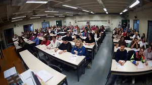 Afapna reclama la suspensión de la OPE de Educación en junio