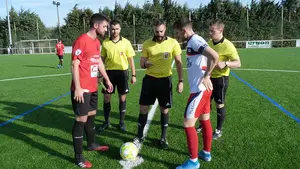 Un gol de Javier Briñol en el minuto 87 mantiene a la Mutilvera como líder del grupo navarro de Tercera