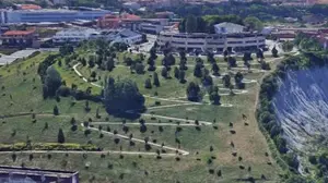 Proponen trasladar las viviendas de la Ripa de Beloso a la parte baja y reducirlas a la mitad