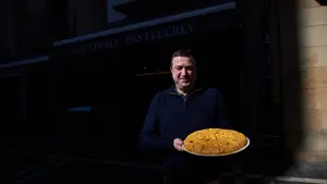 El ingrediente secreto de la mejor tortilla de patata de Pamplona: el "mimo y cariño" de la Cafetería Elizalde