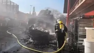 Incendio en la Universidad de Navarra: las llamas se 'apoderan' de la zona de cocina del centro educativo