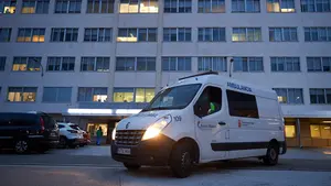 La primera infectada oficial por coronavirus en Navarra sale de la UCI después de casi 50 días y pasa a planta