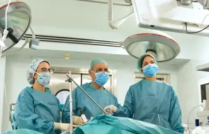 Navarra aplazará desde este lunes las cirugías que no sean urgentes para evitar los contagios de los médicos