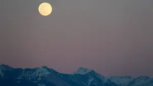 Los expertos confirman que Navarra podrá ver la superluna de marzo: "Las nubes no llegarán a cubrir el cielo"