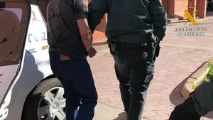 "Sal del coche o te pego un tiro": detienen en Tudela a un hombre que huyó de la policía durante 111 kilómetros