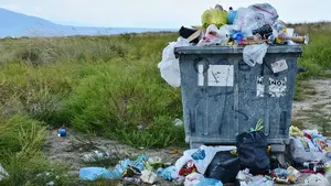 Ponen en marcha una campaña en Tudela para concienciar a la ciudadanía para que no tire basuras o escombros