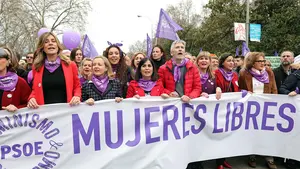 La mujer de Pedro Sánchez también da positivo por coronavirus una semana después de la manifestación del 8-M