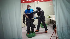 De botellón clandestino: los agentes de Pamplona sancionan a tres hombres por beber en el interior de un coche