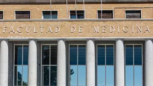 Los estudiantes de Medicina se organizan para ponerse a disposición de las autoridades sanitarias