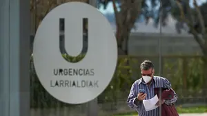 Induráin mantiene que pacientes, cuidadores y profesionales sean "prioritarios" en el uso de mascarillas
