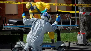 La OMS avisa de que la transmisión del coronavirus se está acelerando y "no se ha alcanzado el pico" de la pandemia