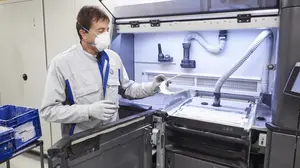 Volkswagen Navarra fabrica y entrega 1.000 pantallas protectoras para los sanitarios de la Comunidad