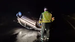 Trasladada al hospital de Tudela tras salirse de la vía y volcar con su vehículo en Fitero