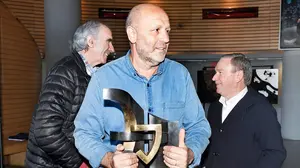 Del balón al hierro: El exdefensa de Osasuna Purroy explica su paso del fútbol profesional a la escultura