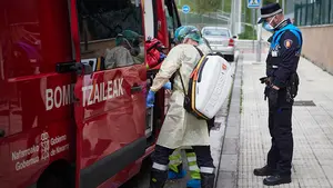 Obras en la UCI de Tudela obligan a derivar pacientes a Pamplona sin el transporte sanitario adecuado