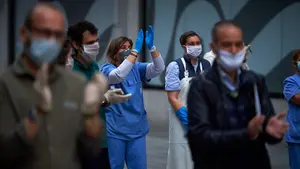 El colectivo médico navarro anima a homenajear a los 48 facultativos muertos por el Covid-19