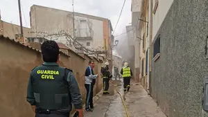 Un gran incendio causa daños importantes en una casa deshabitada del municipio de Milagro