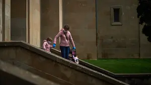 Proponen medidas para favorecer la conciliación de los navarros mientras dure el cierre de los colegios