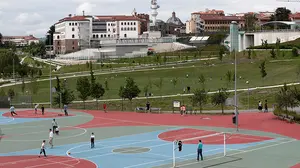 Los socialistas proponen pintar grafitis para decorar un parque de un barrio de Pamplona