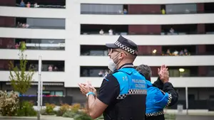 La polic&iacute;a de Pamplona aprovecha su patr&oacute;n para dar las gracias a la ciudadan&iacute;a por sus muestras de gratitud