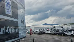 Navarra intensifica la colaboración con VW para impulsar la electrificación de Landaben