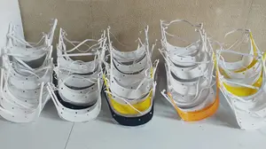 Los comercios autorizados de Estella reciben pantallas faciales protectoras por el coronavirus