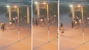 Inconsciencia absoluta en Tudela: un grupo de jóvenes queda en un parque para darse abrazos