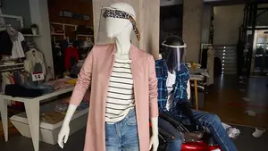 La segunda ola y sus restricciones golpean la campaña de Navidad: un 15% menos de contratos en Navarra