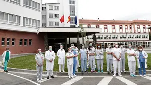 Sanitarios navarros homenajean a los 48 médicos fallecidos en España por coronavirus