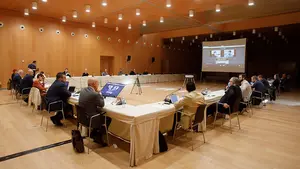 Chivite cita en Pamplona a alcaldes de Navarra y se levanta sin escucharles para ir a una reunión de su partido