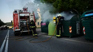 Nuevos incidentes en Pamplona: los abertzales queman contenedores tras sus actos de apoyo a un asesino