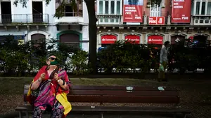 Siguen las manifestaciones en Pamplona ante la sede del PSN: las imágenes de la cita de este jueves