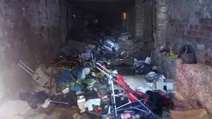 Herido un joven con quemaduras en la cara y el cuello al incendiarse una nave abandonada en Tudela