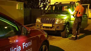 Un conductor drogado echa a correr al ser 'pillado' en Cintruénigo, pero se deja el móvil dentro del coche