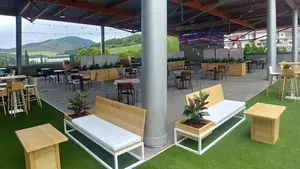 Un centro comercial de Navarra inaugura una nueva terraza exterior y añade un espacio de ocio muy demandado