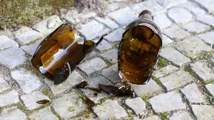 ¿Por qué es tan difícil atajar los botellones en plena pandemia?