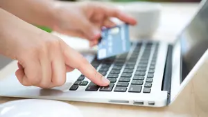 Consejos para el 'Black Friday': alertan de que las estafas por internet superan ya a los hurtos en Navarra