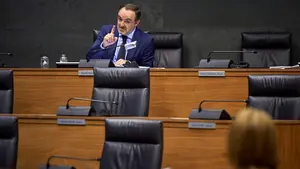 "Nos escupen la mano cada vez que la tendemos": Na+ se harta de Chivite y se abstiene de sus medidas