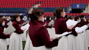 El Orfeón Pamplonés brinda su despedida a los 53 años del estadio de El Sadar con un concierto