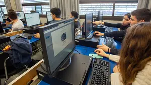 Gobierno foral y la UPNA firman un convenio para ceder publicaciones a una base de datos digital