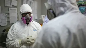 Expediente disciplinario y responsabilidades penales para los médicos que nieguen el coronavirus