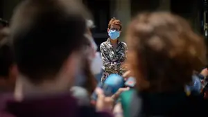 Chivite inaugura la 'nueva normalidad' en Navarra "sin miedo, pero con respecto al virus&rdquo;