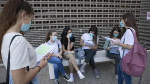 Confinada una nueva clase en Navarra con 23 alumnos por el avance de la Covid-19