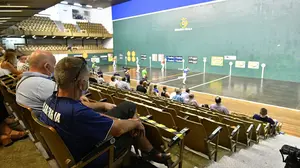 Un regreso para olvidar: Baiko pilota suspende su primer festival por la humedad en el suelo del frontón