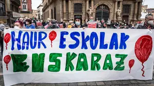 La dura bofetada de la realidad: HE Gurasoak no abrirá su escuela infantil en euskera al no tener a "niños suficientes"